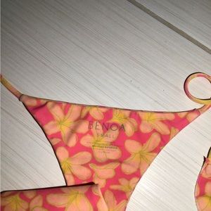 Plumeria tunnels bottoms